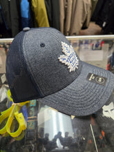 Load image into Gallery viewer, American Needle Toronto Maple Leafs Mesh back Heather Flexfit Cap (26010104)