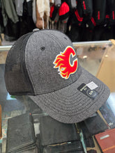 Load image into Gallery viewer, American Needle Calgary Flames Meshback Heather Flexfit Cap (26011504)