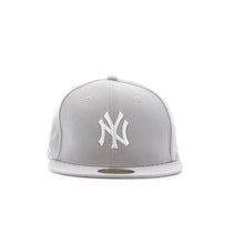 Load image into Gallery viewer, New Era New York Yankees Grey Basic 59Fifty Fitted (11591125)