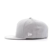 Load image into Gallery viewer, New Era New York Yankees Grey Basic 59Fifty Fitted (11591125)