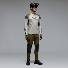 Load image into Gallery viewer, Oakley Seeker Edge LS Blackout Jersey Mist/Army Green (40679225I)