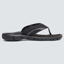 Load image into Gallery viewer, Oakley O Coil Sandal Blackout (10041802E)