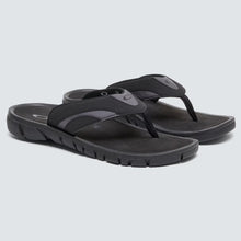Load image into Gallery viewer, Oakley O Coil Sandal Blackout (10041802E)