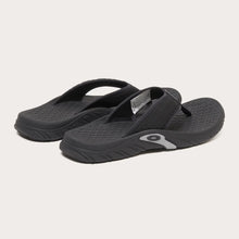 Load image into Gallery viewer, Oakley Operative Flip Flop Blackout (10067902E)