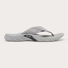 Load image into Gallery viewer, Oakley Operative Flip Flop Cement(100679314)