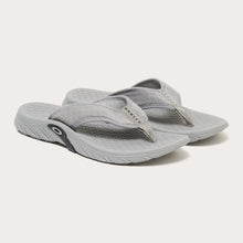 Load image into Gallery viewer, Oakley Operative Flip Flop Cement(100679314)