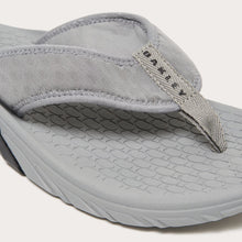Load image into Gallery viewer, Oakley Operative Flip Flop Cement(100679314)