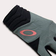 Load image into Gallery viewer, Oakley Seeker Flow Gloves Aviator Green (90180274O)