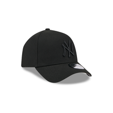 Load image into Gallery viewer, New York Yankees 9Forty Basic Black on Black AF Snapback (60587062)