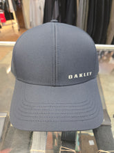 Load image into Gallery viewer, Oakley Twill Cap Blackout (901084-02E)